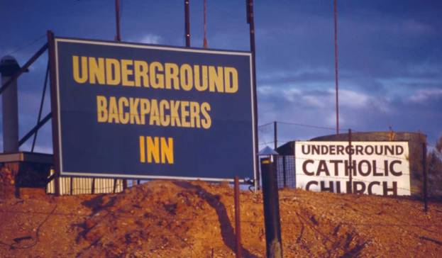 Coober_Pedy_Signs_2