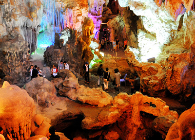 Halong-Bay-Cave-1